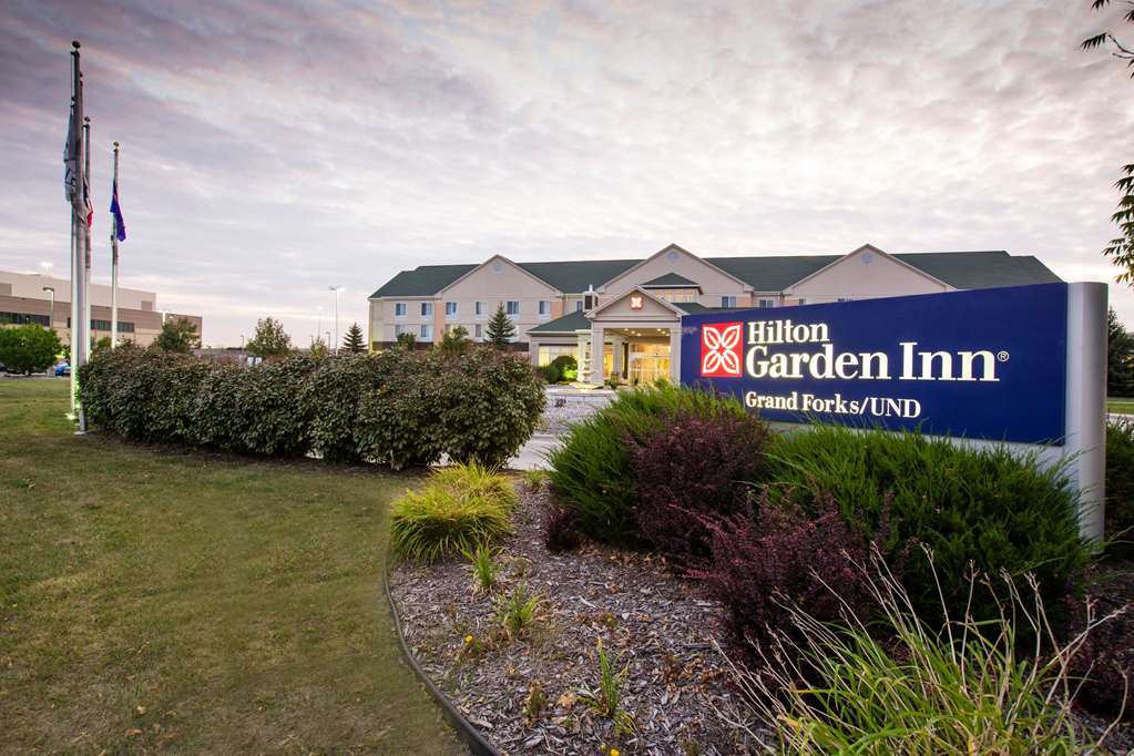 Hilton Garden Inn Grand Forks/UND Exterior foto